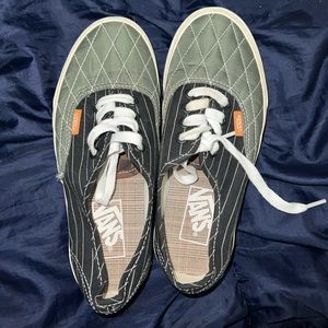 Women’s size 6 custom vans